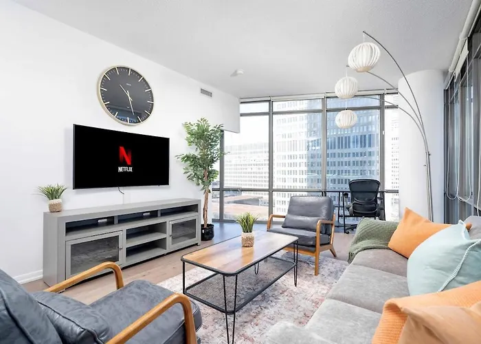 Beautiful 2Br 2Ba W 4 Beds Near Yorkville Bloor